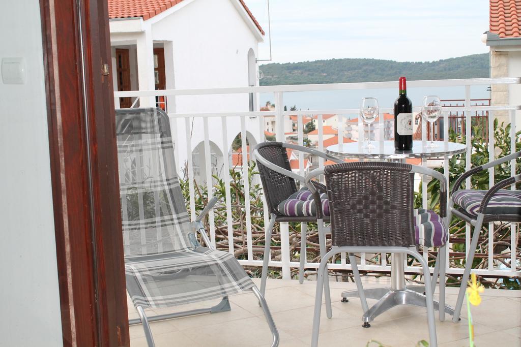 Apartment Mia - Spacious Apartment On 85 M2 With Beautiful Sea View Trogir Kamer foto