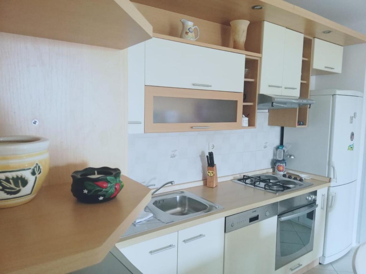 Apartment Mia - Spacious Apartment On 85 M2 With Beautiful Sea View Trogir Buitenkant foto
