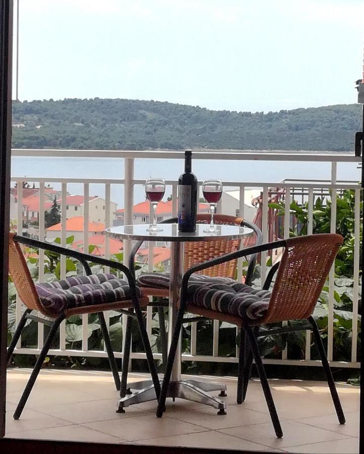Apartment Mia - Spacious Apartment On 85 M2 With Beautiful Sea View Trogir Buitenkant foto