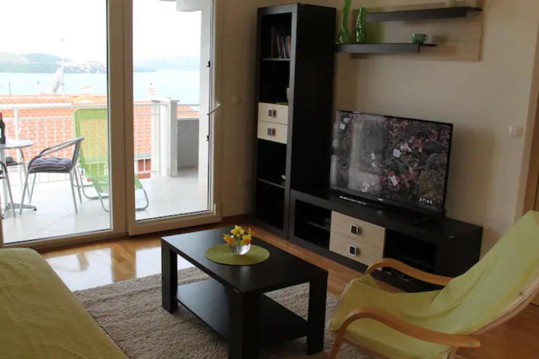 Apartment Mia - Spacious Apartment On 85 M2 With Beautiful Sea View Trogir Buitenkant foto