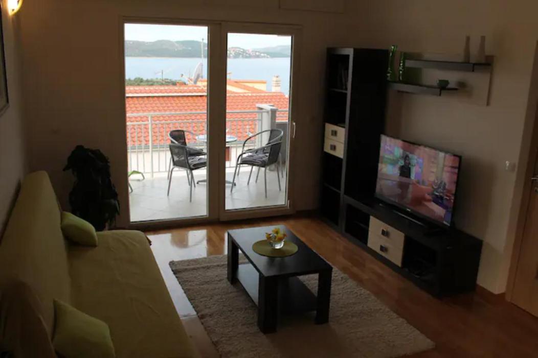 Apartment Mia - Spacious Apartment On 85 M2 With Beautiful Sea View Trogir Buitenkant foto