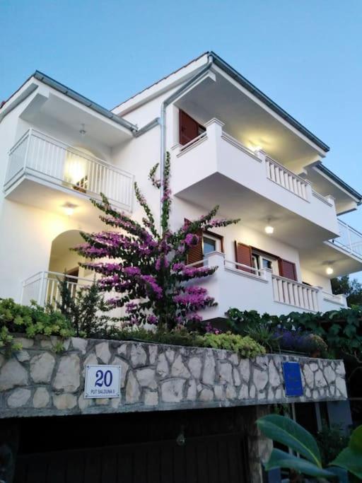 Apartment Mia - Spacious Apartment On 85 M2 With Beautiful Sea View Trogir Buitenkant foto