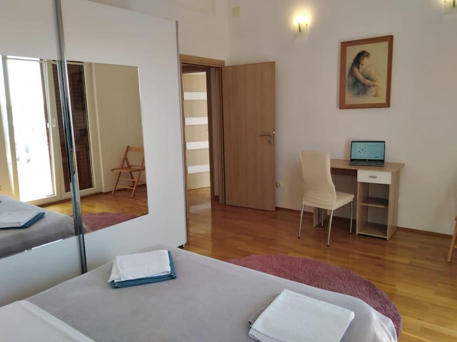 Apartment Mia - Spacious Apartment On 85 M2 With Beautiful Sea View Trogir Buitenkant foto