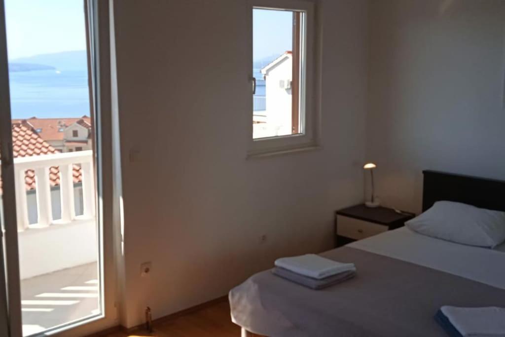 Apartment Mia - Spacious Apartment On 85 M2 With Beautiful Sea View Trogir Buitenkant foto