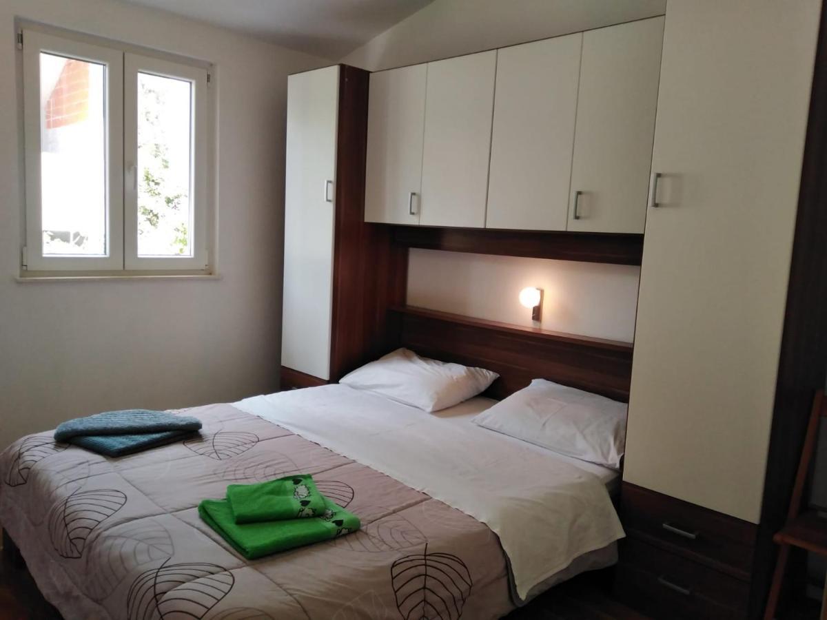Apartment Mia - Spacious Apartment On 85 M2 With Beautiful Sea View Trogir Buitenkant foto