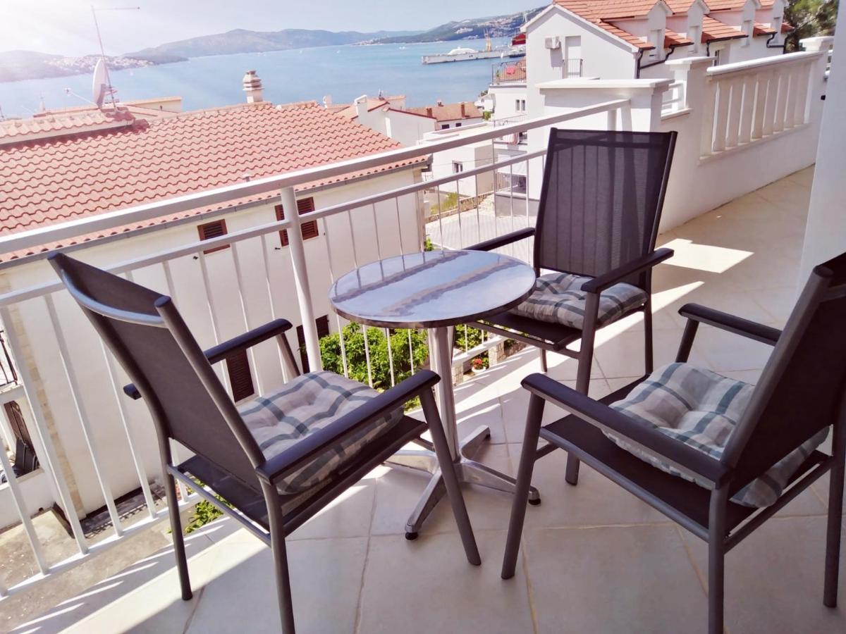 Apartment Mia - Spacious Apartment On 85 M2 With Beautiful Sea View Trogir Buitenkant foto