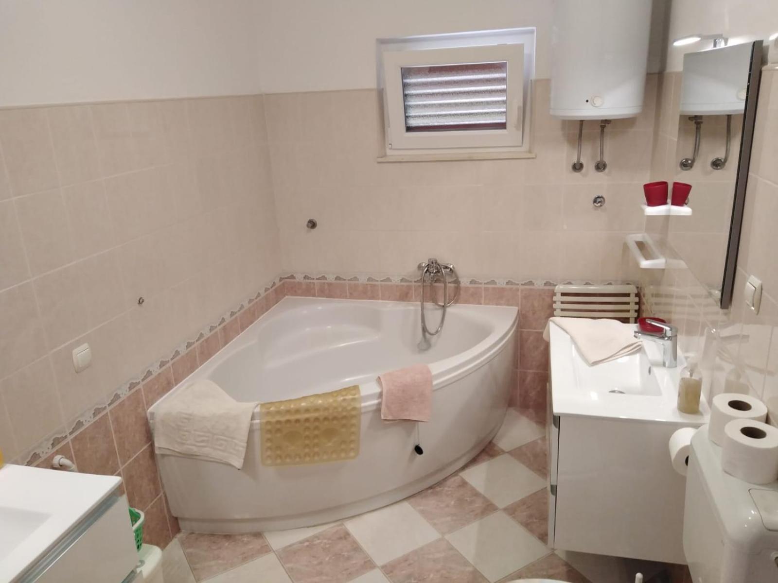 Apartment Mia - Spacious Apartment On 85 M2 With Beautiful Sea View Trogir Buitenkant foto