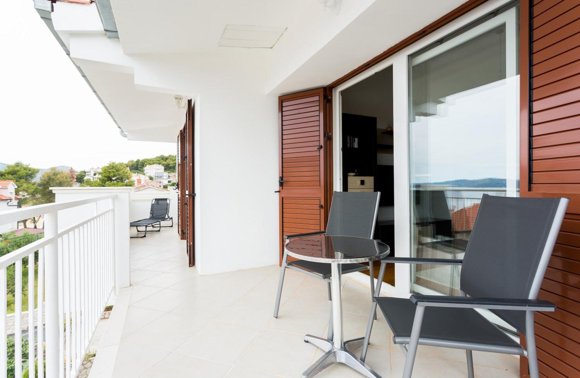 Apartment Mia - Spacious Apartment On 85 M2 With Beautiful Sea View Trogir Buitenkant foto